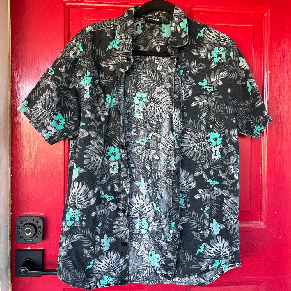 Vans TShirt Button Up Men's Medium Black Grey Blue Floral Flower Design